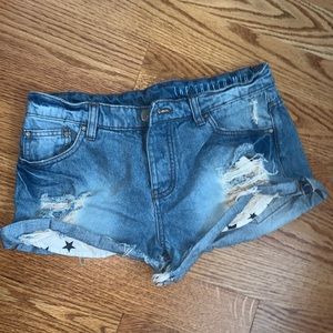 Denim Shorts w/ Exposed Pockets